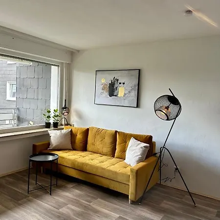 Zentrales Am Theater In *