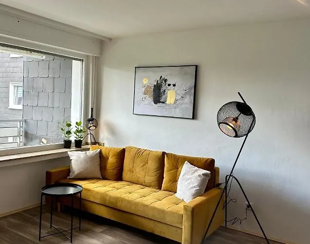 Zentrales Am Theater In *